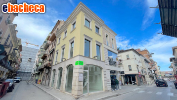 locale commerciale in vendita a San Benedetto del Tronto