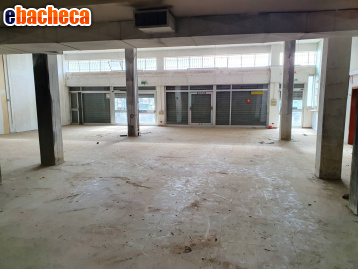 locale commerciale in vendita a San Benedetto del Tronto