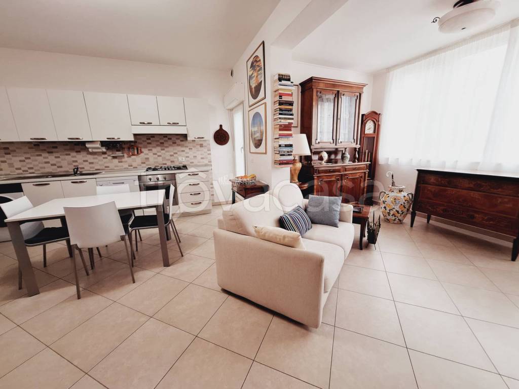 appartamento in vendita a San Benedetto del Tronto in zona Sentina