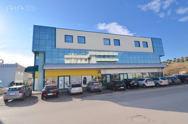 locale commerciale in vendita a San Benedetto del Tronto
