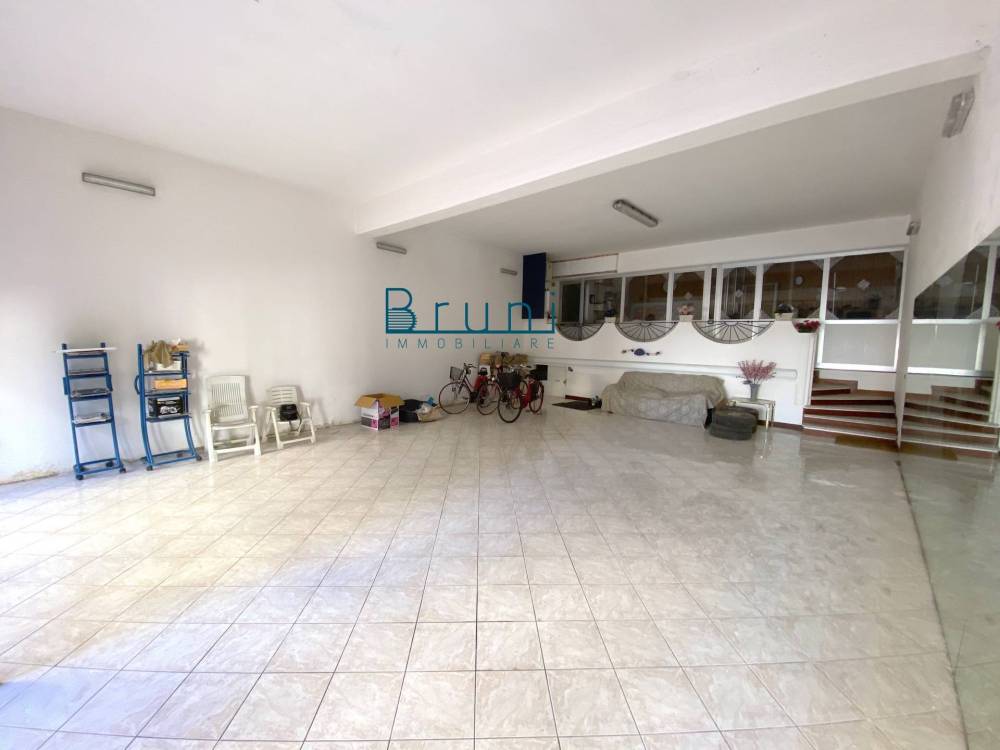 locale commerciale in vendita a San Benedetto del Tronto
