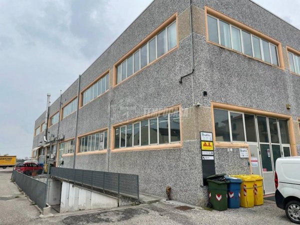 locale commerciale in vendita a San Benedetto del Tronto