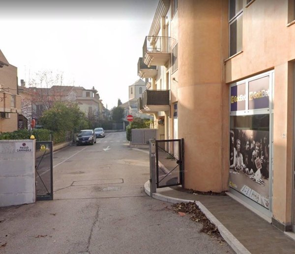 negozio in vendita a San Benedetto del Tronto in zona Sentina