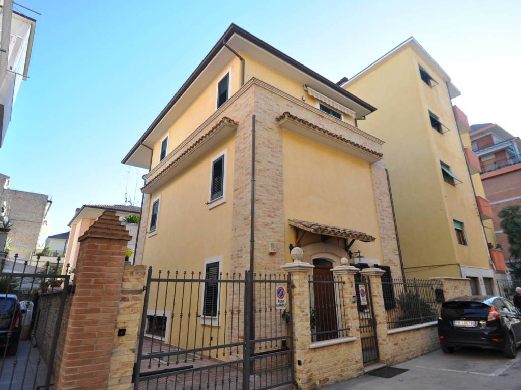 casa indipendente in vendita a San Benedetto del Tronto
