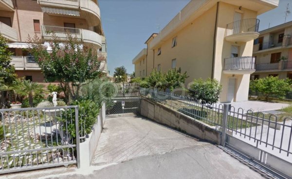 locale di sgombero in vendita a San Benedetto del Tronto