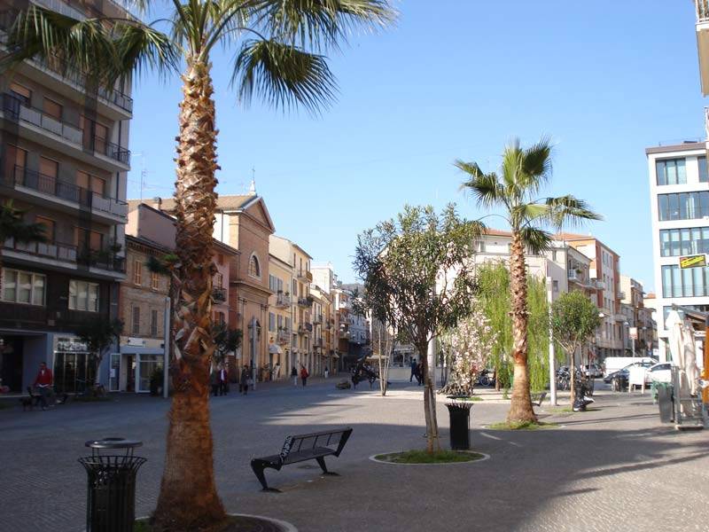 locale commerciale in vendita a San Benedetto del Tronto