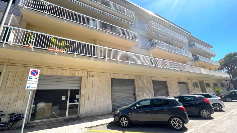 locale di sgombero in vendita a San Benedetto del Tronto