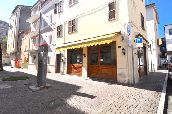 locale commerciale in vendita a San Benedetto del Tronto