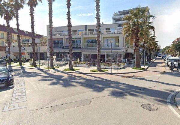 negozio in vendita a San Benedetto del Tronto in zona Sentina