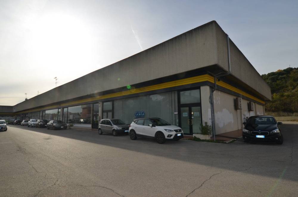 locale commerciale in vendita a San Benedetto del Tronto