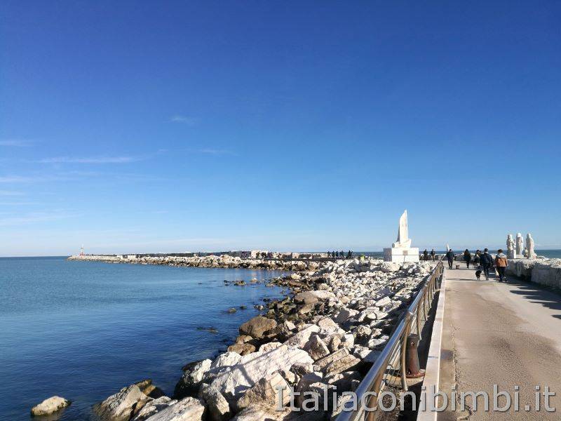 casa indipendente in vendita a San Benedetto del Tronto in zona Sentina