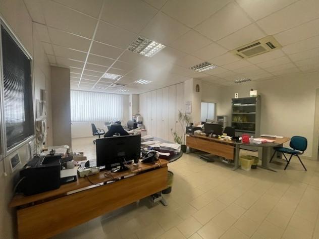 ufficio in vendita a San Benedetto del Tronto in zona Sentina