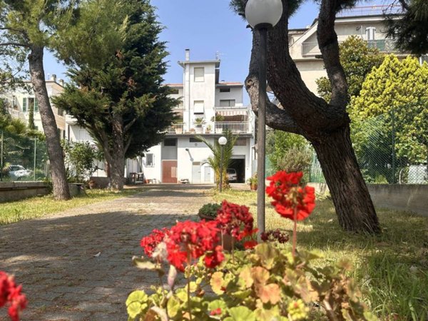 intera palazzina in vendita a San Benedetto del Tronto
