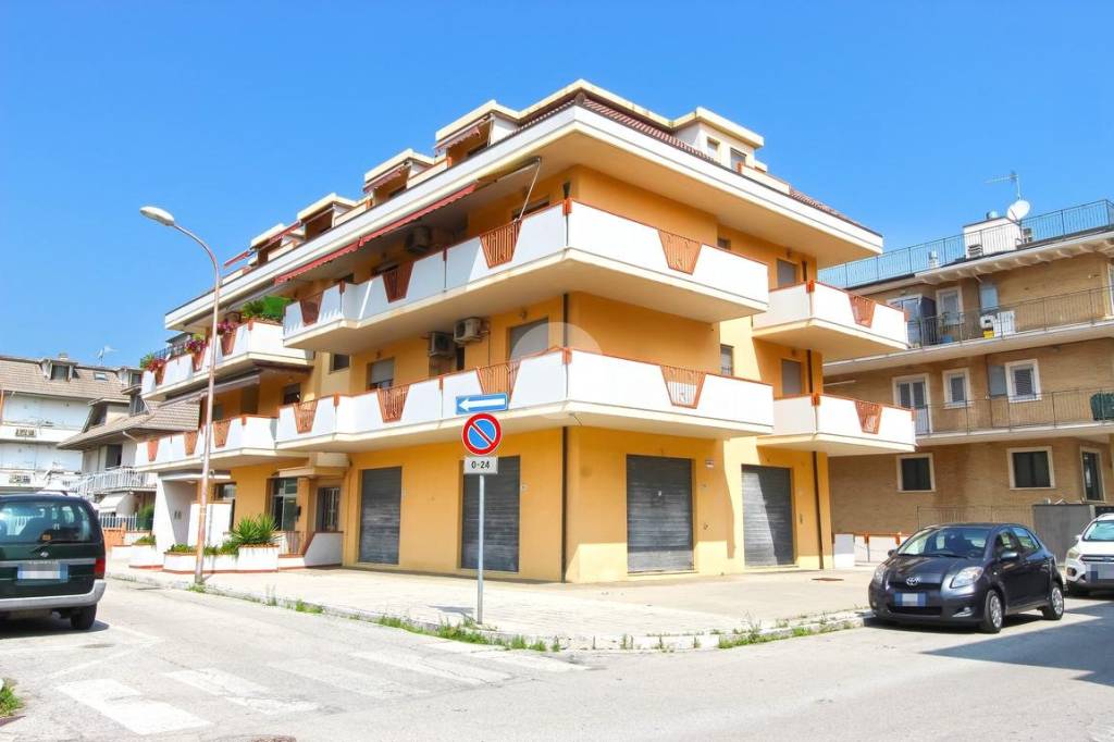 appartamento in vendita a San Benedetto del Tronto in zona Sentina