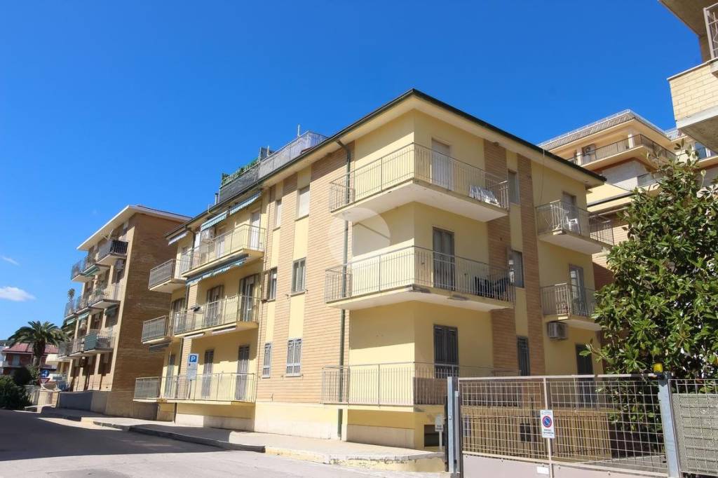 appartamento in vendita a San Benedetto del Tronto in zona Sentina