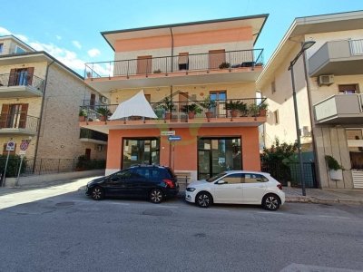casa indipendente in vendita a San Benedetto del Tronto in zona Sentina