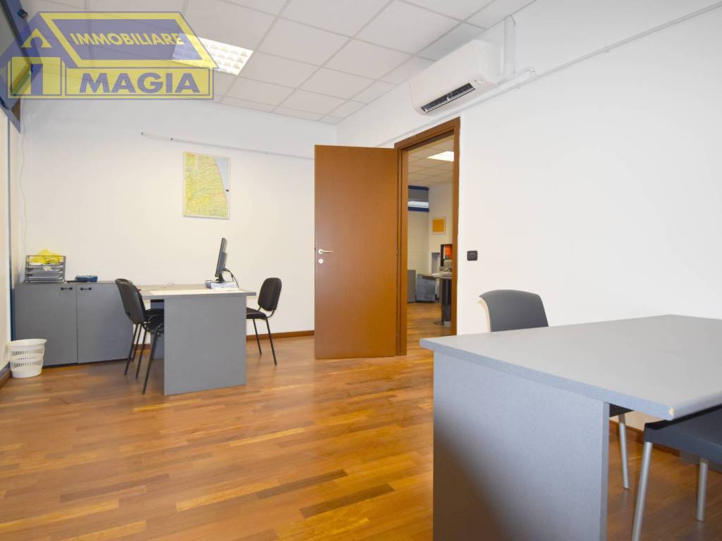 locale commerciale in vendita a San Benedetto del Tronto