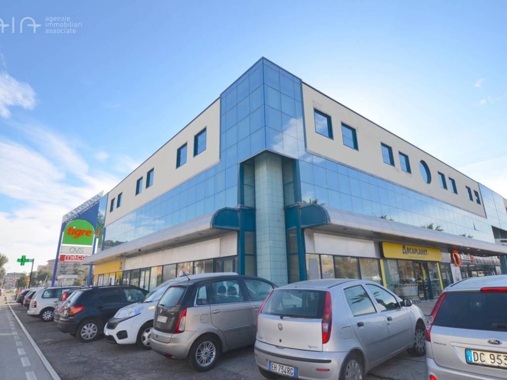 negozio in vendita a San Benedetto del Tronto