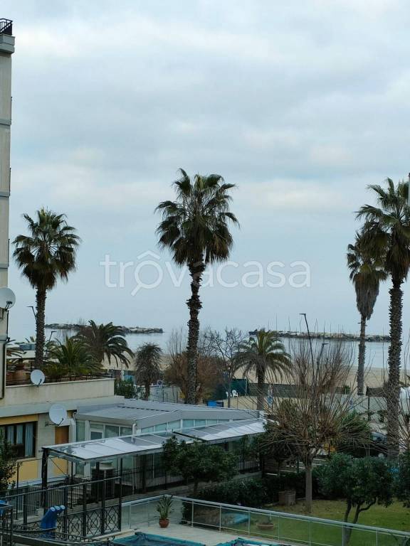 appartamento in vendita a San Benedetto del Tronto in zona Sentina
