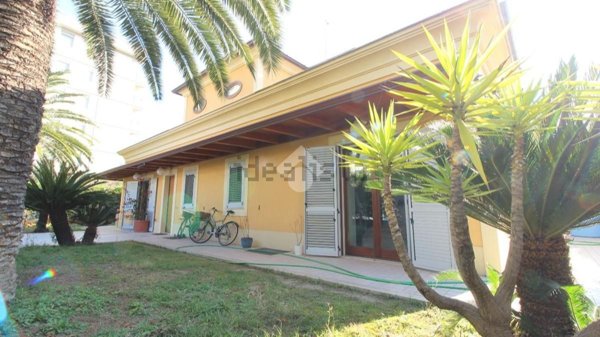 casa indipendente in vendita a San Benedetto del Tronto in zona Sentina