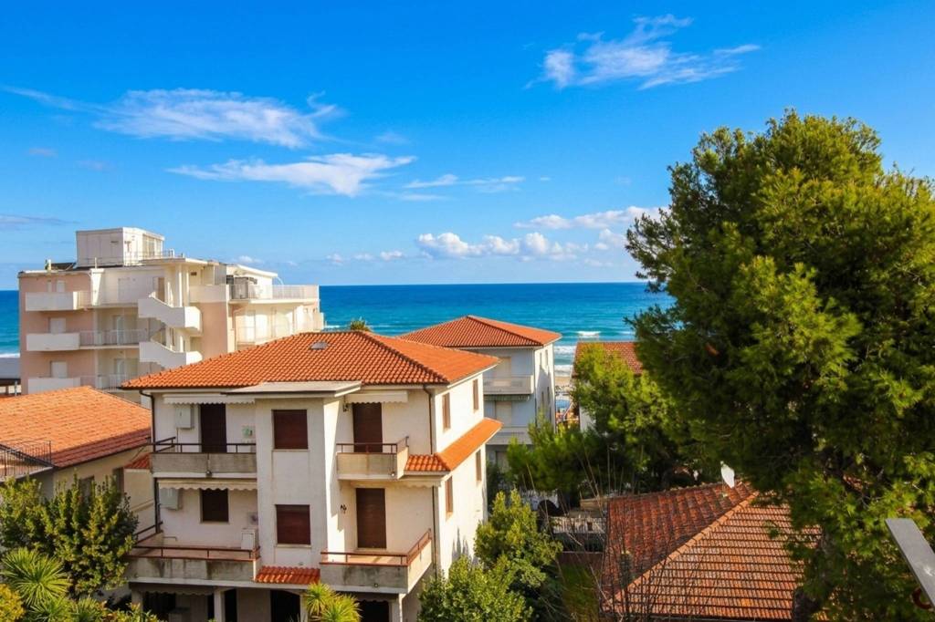 appartamento in vendita a San Benedetto del Tronto in zona Sentina