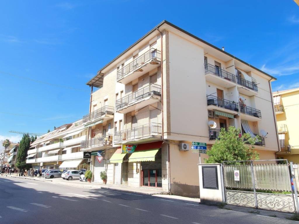 appartamento in vendita a San Benedetto del Tronto in zona Sentina