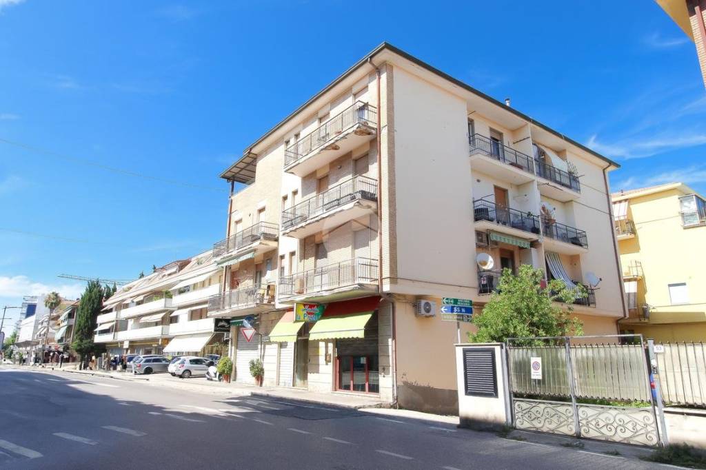 appartamento in vendita a San Benedetto del Tronto in zona Sentina
