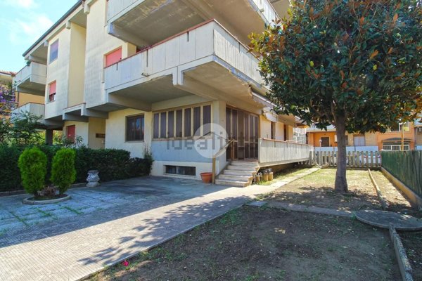 appartamento in vendita a San Benedetto del Tronto in zona Sentina