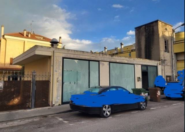 negozio in vendita a San Benedetto del Tronto in zona Sentina