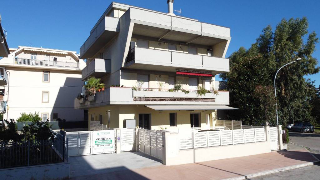 appartamento in vendita a San Benedetto del Tronto in zona Sentina