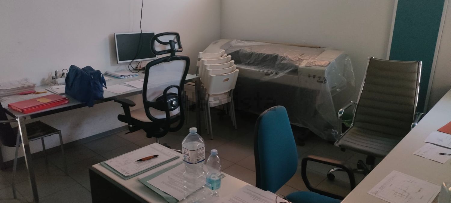 locale commerciale in vendita a San Benedetto del Tronto in zona Sentina