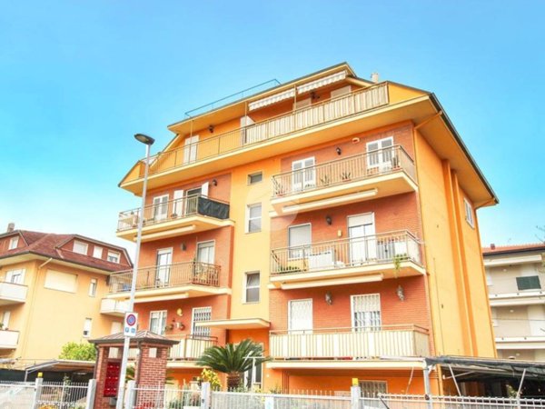 appartamento in vendita a San Benedetto del Tronto in zona Sentina