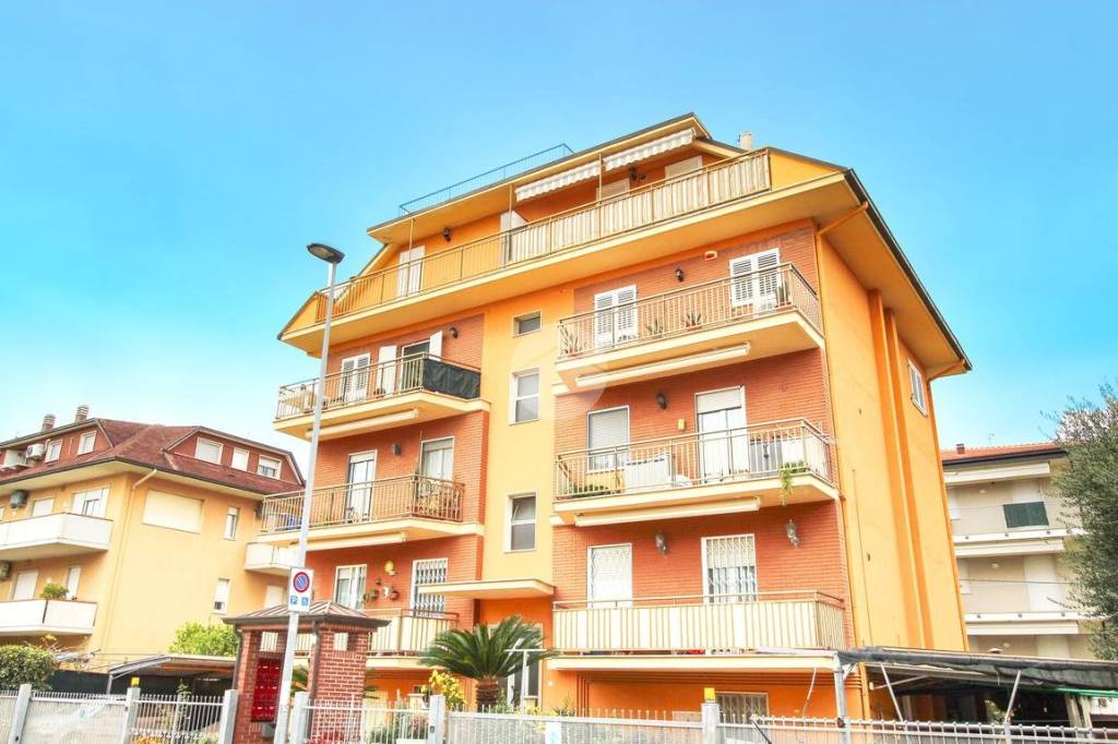 appartamento in vendita a San Benedetto del Tronto in zona Sentina