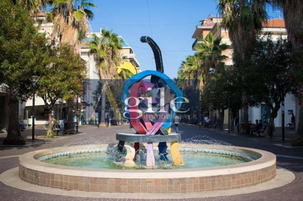 locale commerciale in vendita a San Benedetto del Tronto