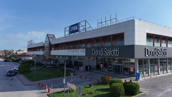 locale commerciale in vendita a San Benedetto del Tronto