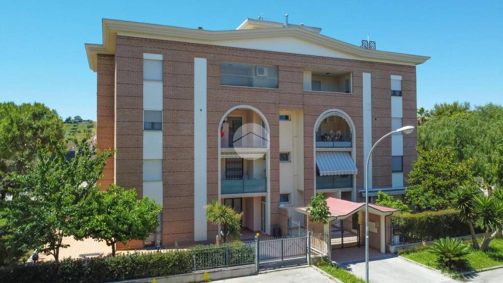 appartamento in vendita a San Benedetto del Tronto in zona Sentina