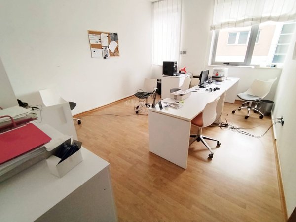 locale commerciale in vendita a San Benedetto del Tronto