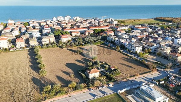 terreno edificabile in vendita a San Benedetto del Tronto in zona Sentina