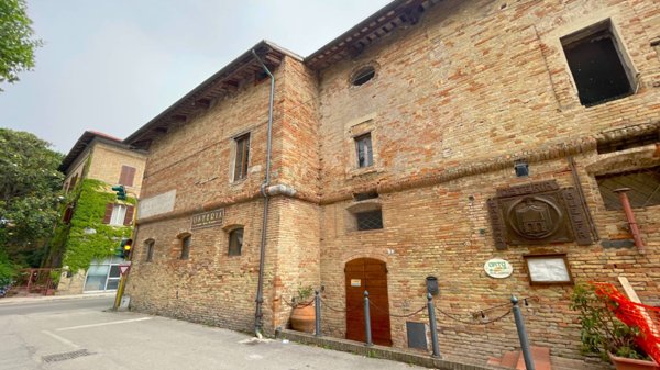 negozio in vendita a San Benedetto del Tronto in zona Sentina