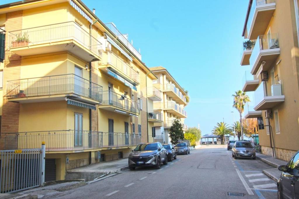 appartamento in vendita a San Benedetto del Tronto in zona Sentina
