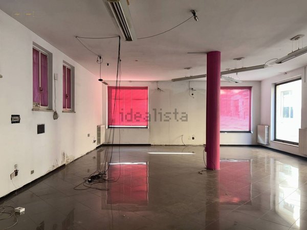 locale commerciale in vendita a San Benedetto del Tronto