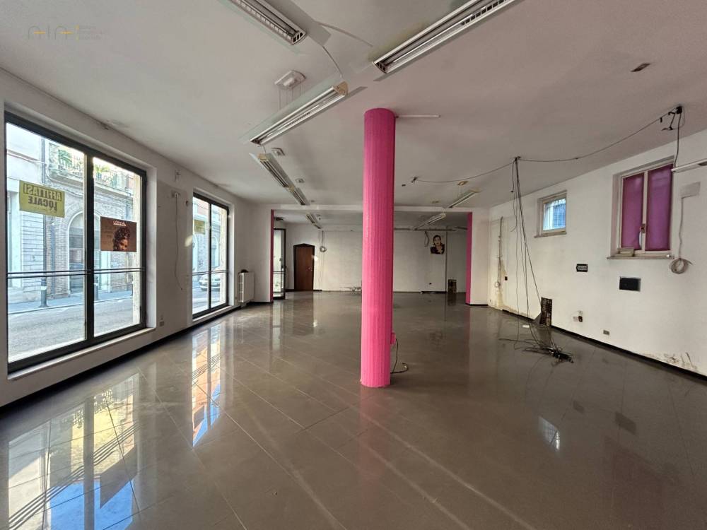 locale commerciale in vendita a San Benedetto del Tronto