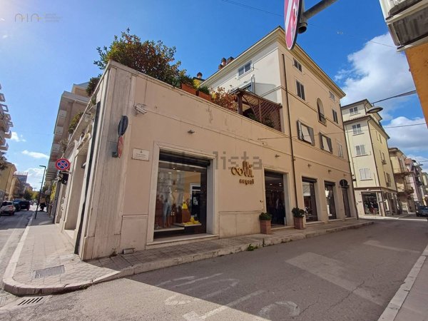 locale commerciale in vendita a San Benedetto del Tronto