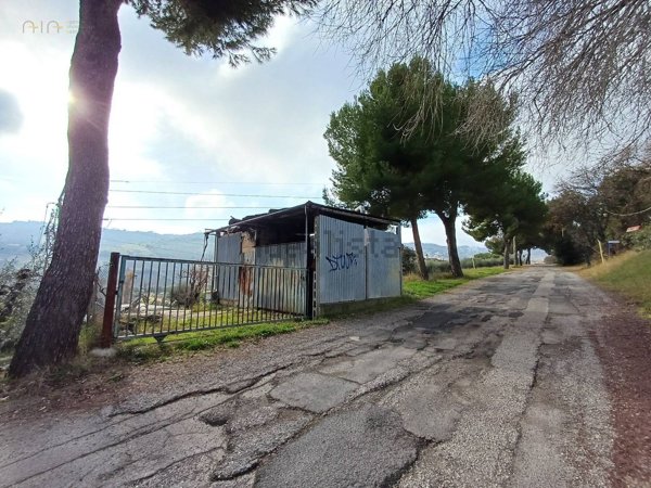 locale di sgombero in vendita a San Benedetto del Tronto