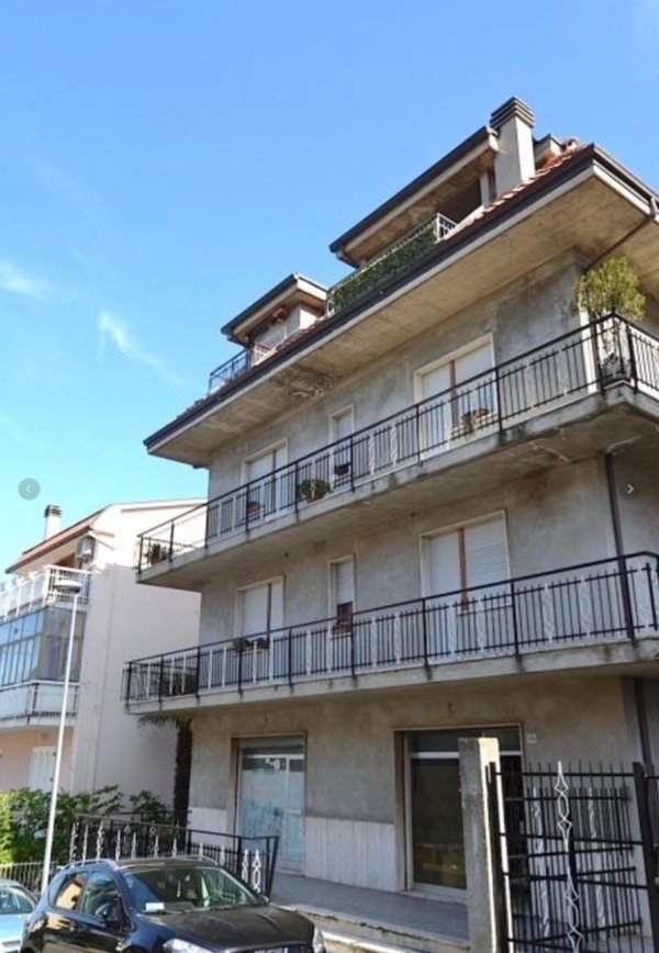 locale commerciale in vendita a San Benedetto del Tronto