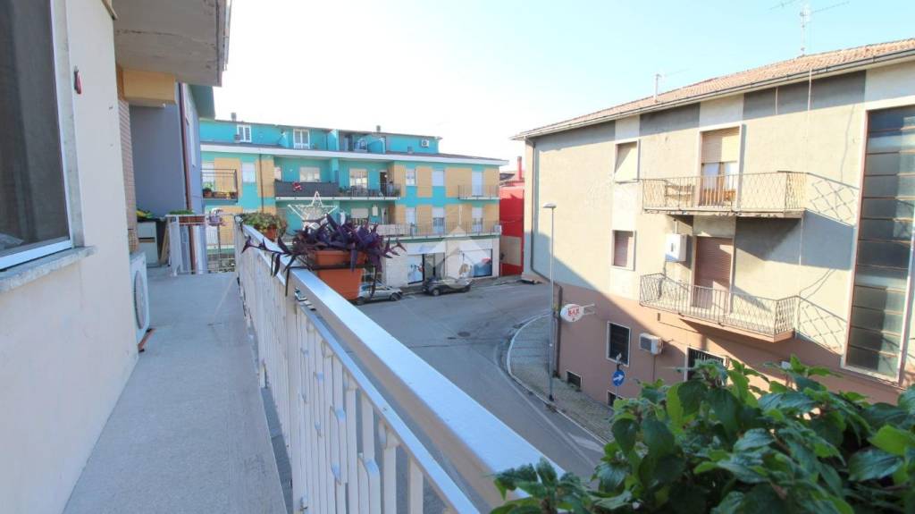 appartamento in vendita a San Benedetto del Tronto in zona Sentina