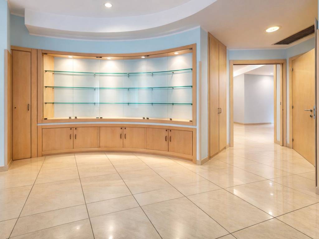 negozio in vendita a San Benedetto del Tronto in zona Sentina