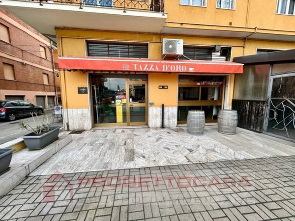 negozio in vendita a San Benedetto del Tronto in zona Sentina