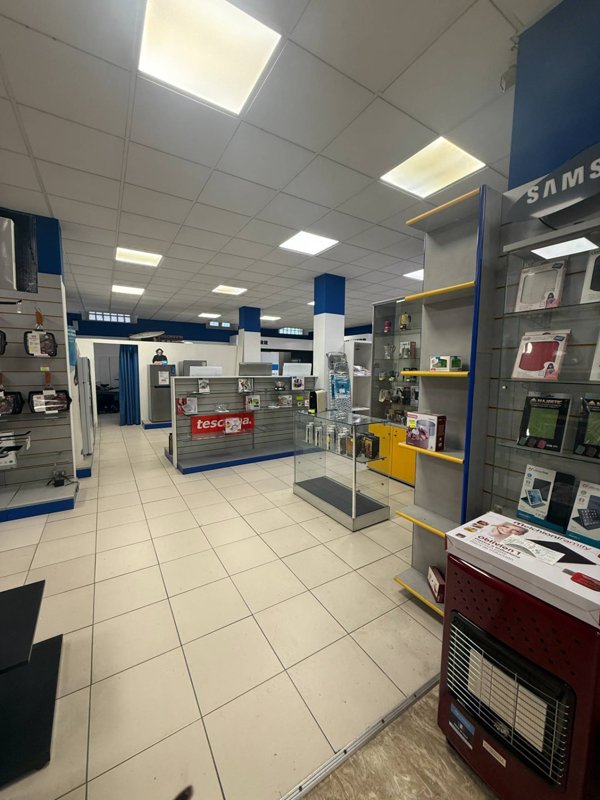 locale commerciale in vendita a San Benedetto del Tronto