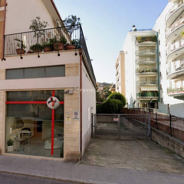 locale di sgombero in vendita a San Benedetto del Tronto